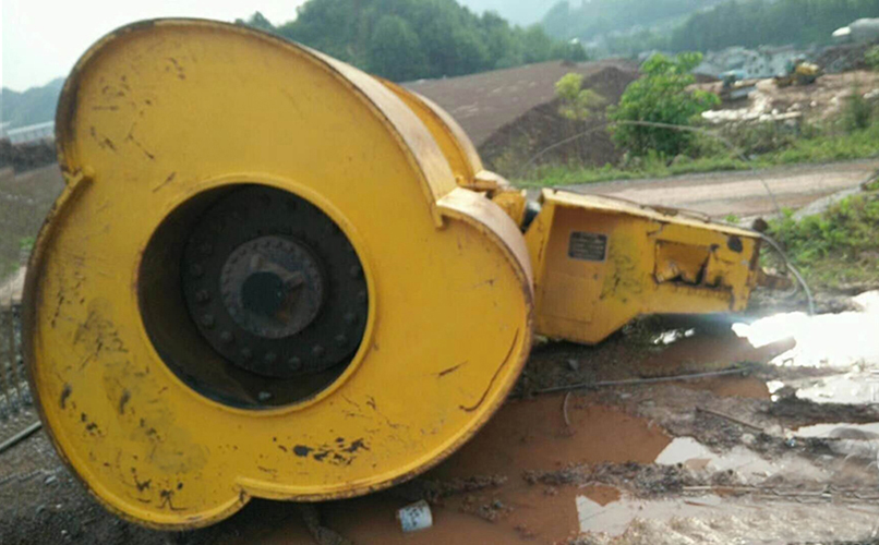 冲击压路机型号 1668317790894016.jpg